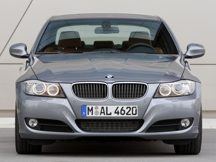  BMW 330d Sedan 2008 года  (фото 14 из 16)